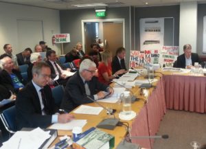Cr Mike Lee presenting at the Bunnings hearing